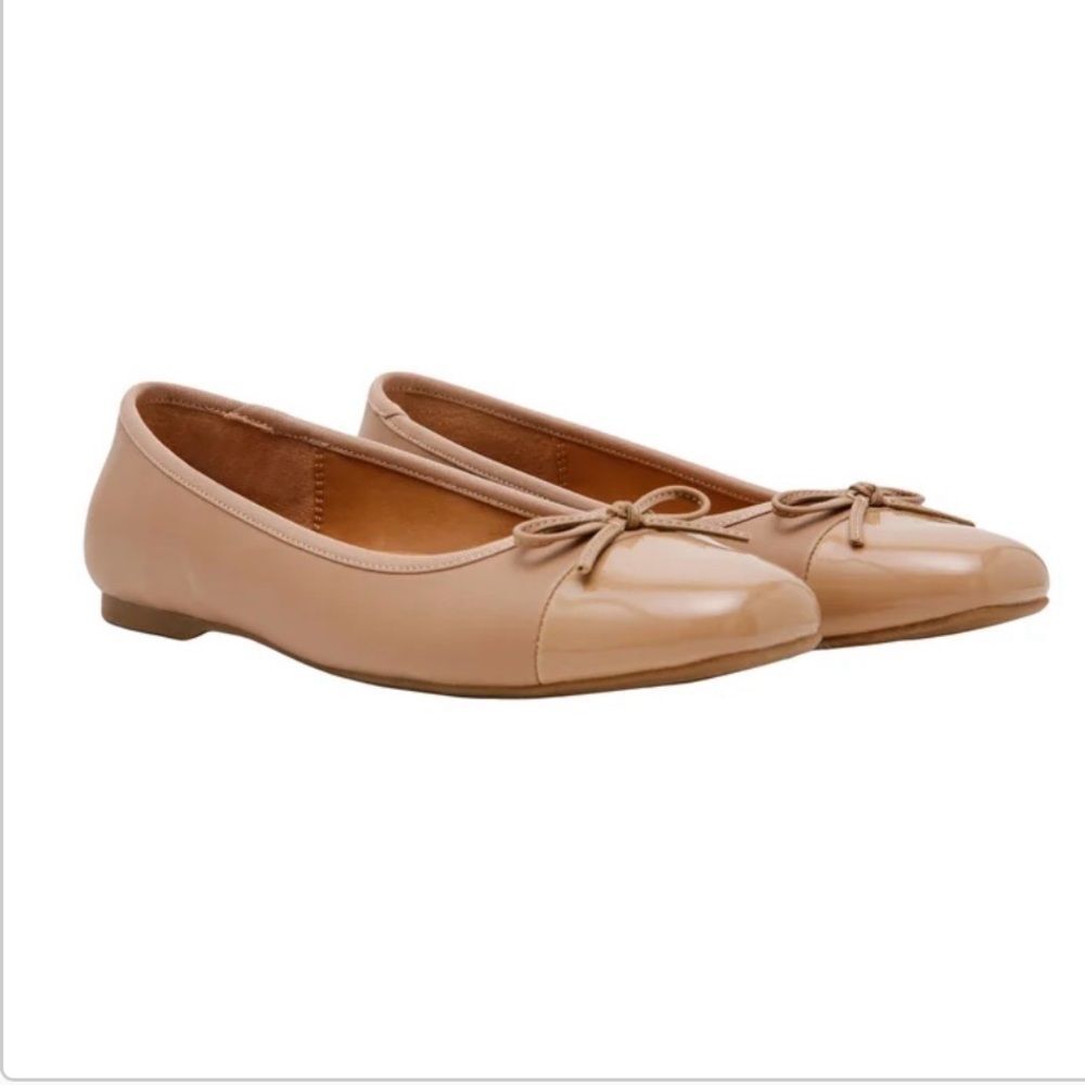 Brand new in box! DV by Dolce Vita Women's Ballet Flat Tan color